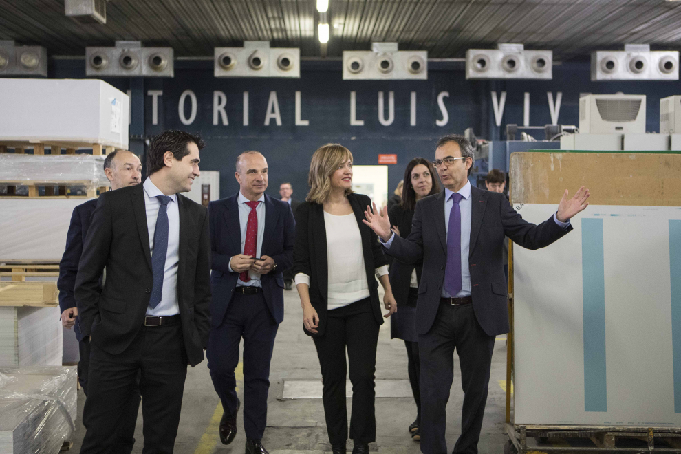 Pilar Alegria Visita Las Instalaciones De Edelvives 1632