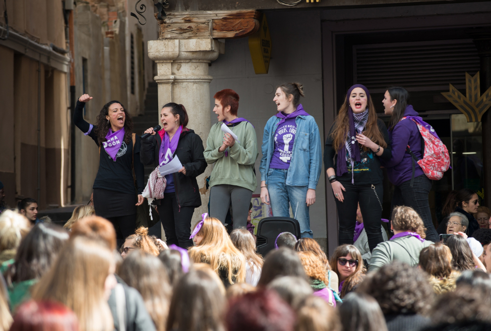 8-M: Teruel se tiñe de morado durante la huelga feminista.