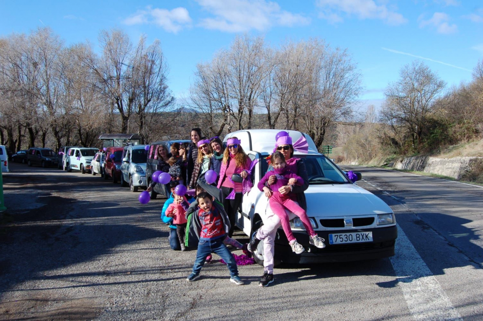 Caravana de mujeres por el 8-M en el valle de La Solana (Huesca).