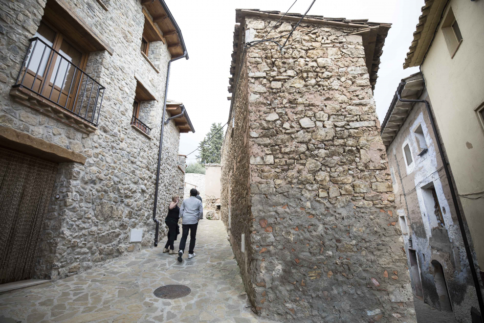 La localidad albergará en mayo su primer Encuentro Nacional de Herreros, mantiene ganaderías activas, unas vistas de escándalo y en su historia tiene parte capital la figura de San Valero.