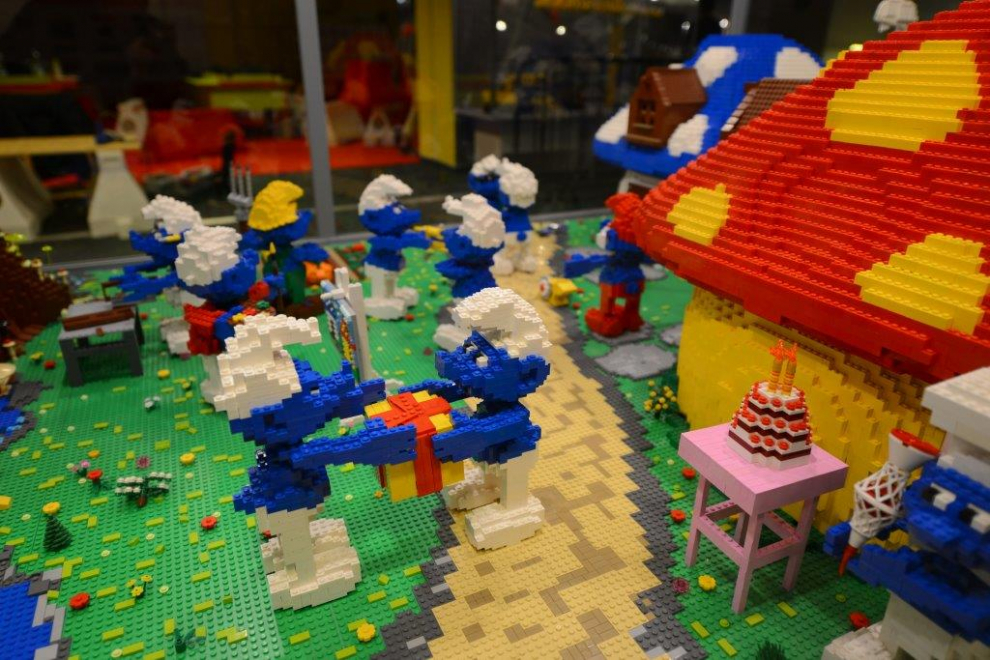Exposición de modelos construidos con piezas Lego en Puerto Venecia