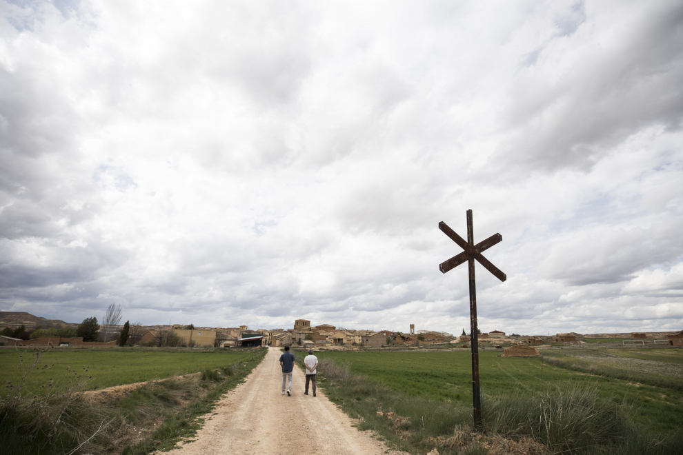 Tierra de frontera por antonomasia en Aragón, el municipio analiza ahora la huella de ese hecho geográfico en su historia y el reflejo de tal circunstancia en la realidad actual.