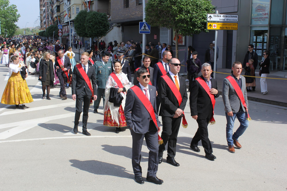 Los fragatinos sacan sus mejores galas para desfilar en el día de la Faldeta.