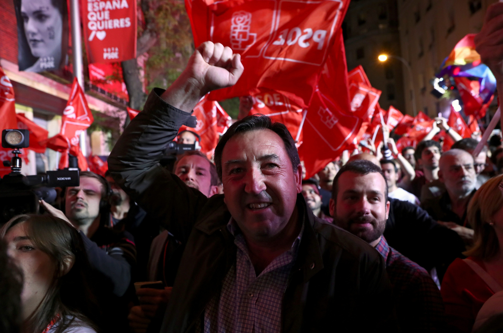 Pedro Sánchez y el PSOE celebran la victoria electoral.