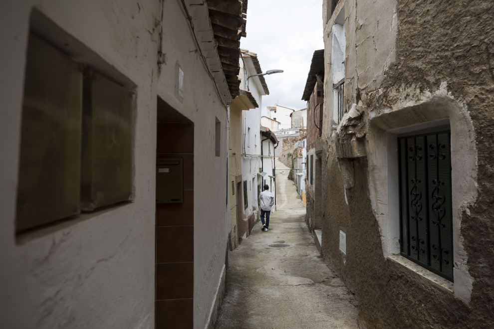 La tradición cantera en el pueblo está hoy matizada por los cierres de antiguas fábricas, pero dos de ellas resisten, y nuevos impulsos proactivos de los vecinos buscan consolidar el futuro