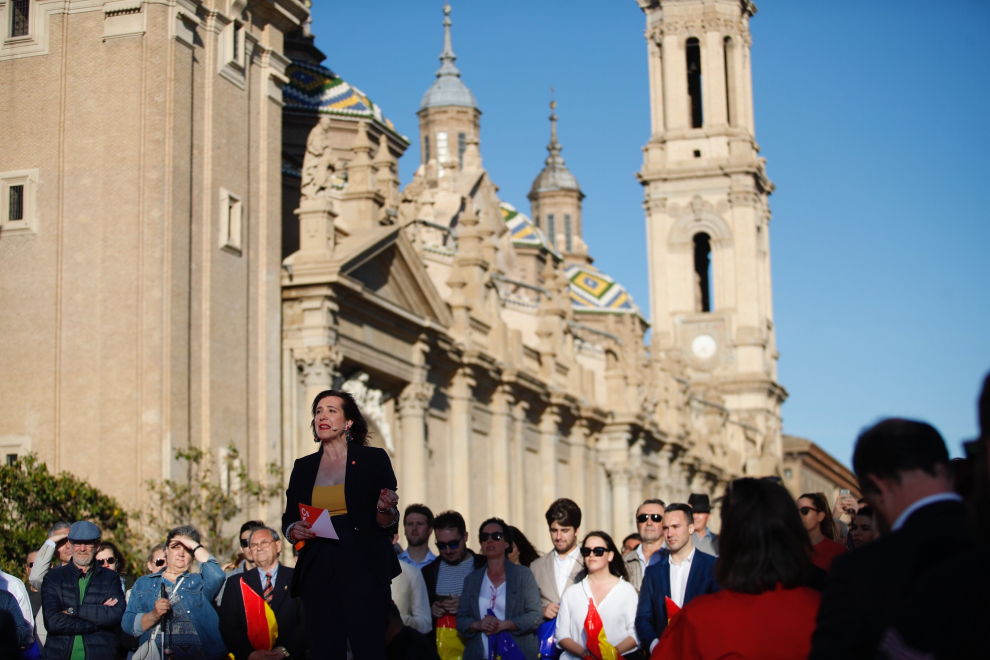 La portavoz nacional de Ciudadanos y líder en Cataluña ha dado un mitin en la Plaza del Pilar.