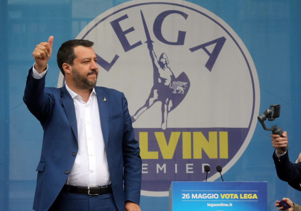 Milan (Italy), 18/05/2019.- Italian Interior Minister, Deputy Premier and leader of Italian party 'Lega' (League), Matteo Salvini, arrives for a political rally in Duomo Square with other European populist parties, in Milan, northern Italy, 18 May 2019. (Elecciones, Italia) EFE/EPA/MATTEO BAZZI Election campaign rally of the Lega party in Milan