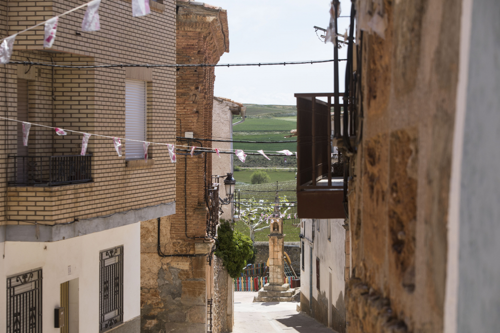 El municipio, que vive una situación esperanzadora en el sector primario, adolece sin embargo de conexiones adecuadas por carretera y tiene problemas de señal móvil e internauta.