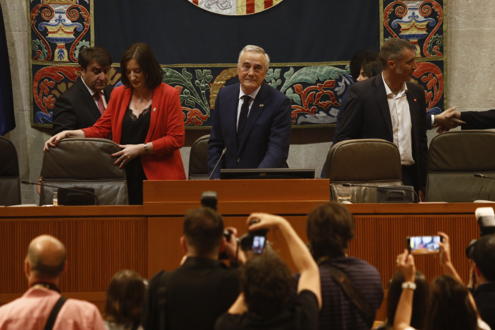 Imágenes de la sesión de constitución de las Cortes de Aragón