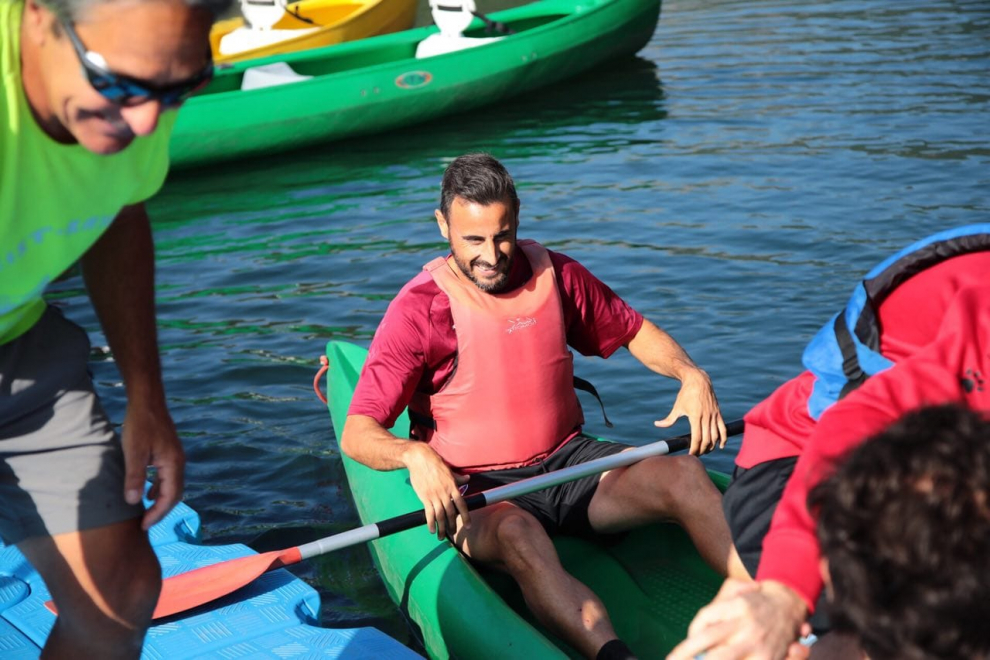 La SD Huesca ha realizado una yincana en el embalse de Eriste.