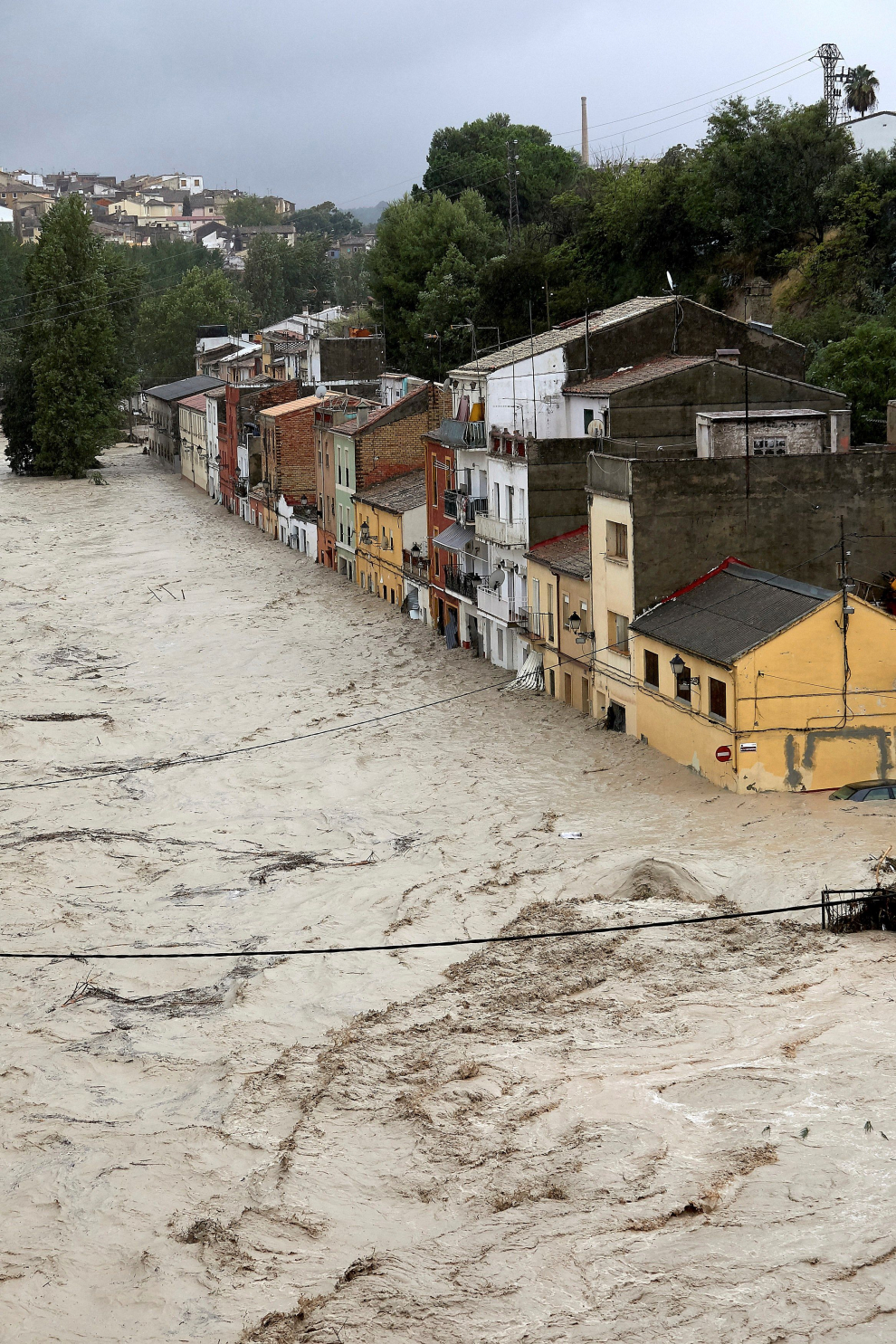 El temporal de lluvias en el levante español deja dos muertos, varios heridos y decenas de desalojados por las inundaciones.
