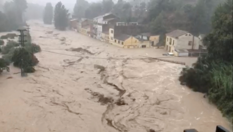 Flooded roads are seen in Ontinyent, Spain September 12, 2019. in this still image taken from social media video from Twitter @BATALLETA via REUTERS ATTENTION EDITORS - THIS IMAGE HAS BEEN SUPPLIED BY A THIRD PARTY. MANDATORY CREDIT. [[[REUTERS VOCENTO]]]