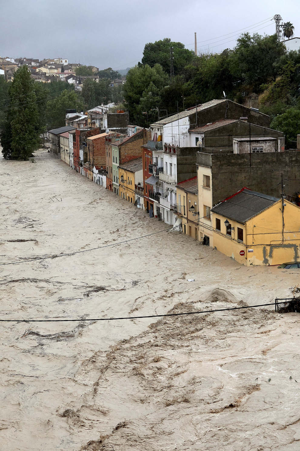 El temporal de lluvias deja dos muertos, varios heridos y decenas de desalojados en el este peninsular. Las provincias más afectadas son Valencia, Alicante y Murcia.