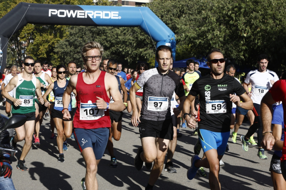 Más de 250 corredores participan en la II Carrera del Ahorro Pensumo en Zaragoza.