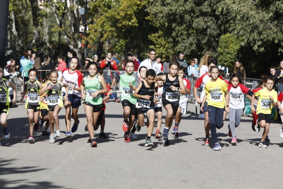 Más de 250 corredores participan en la II Carrera del Ahorro Pensumo en Zaragoza.