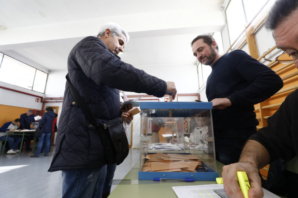 Foto Votaciones En El IES Blecua Im Genes Lecciones Generales 2019   Votaciones En El Ies Blecua 10 