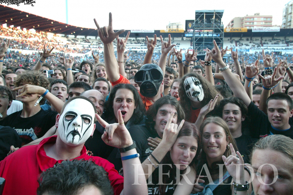 Concierto de Metallica y sus teloneros Slipknot en la Romareda el 19 de junio de 2004