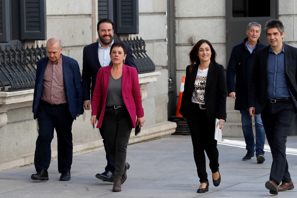 Imágenes del tercer pleno de investidura de Pedro Sánchez, que se somete a una segunda votación este martes para alcanzar la presidencia del Gobierno de España.