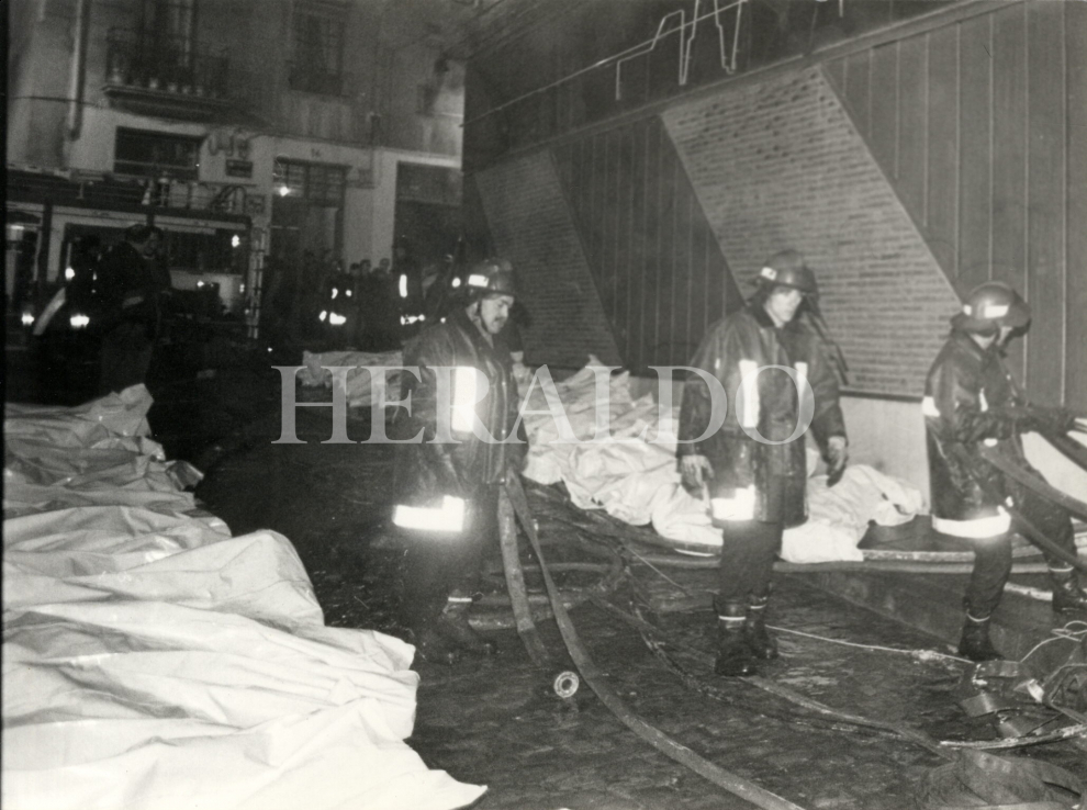 Fotos del trágico incendio de la discoteca Flying de Zaragoza Imágenes