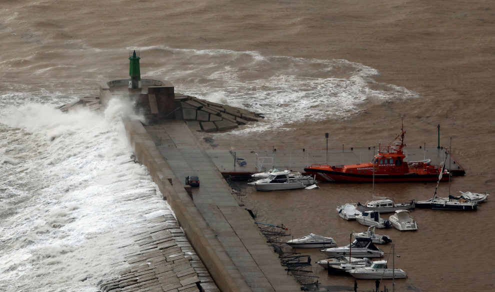 Consecuencias de los fuertes vientos del temporal Gloria en Javea (Alicante)