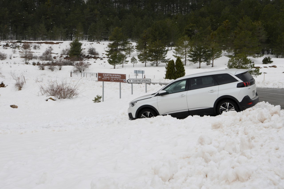 Carretera de acceso a Castelvispal sin acceso por la nieve.