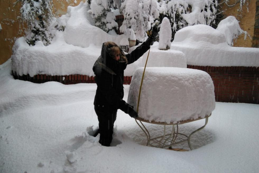 Midiendo la nevada en Andorra.