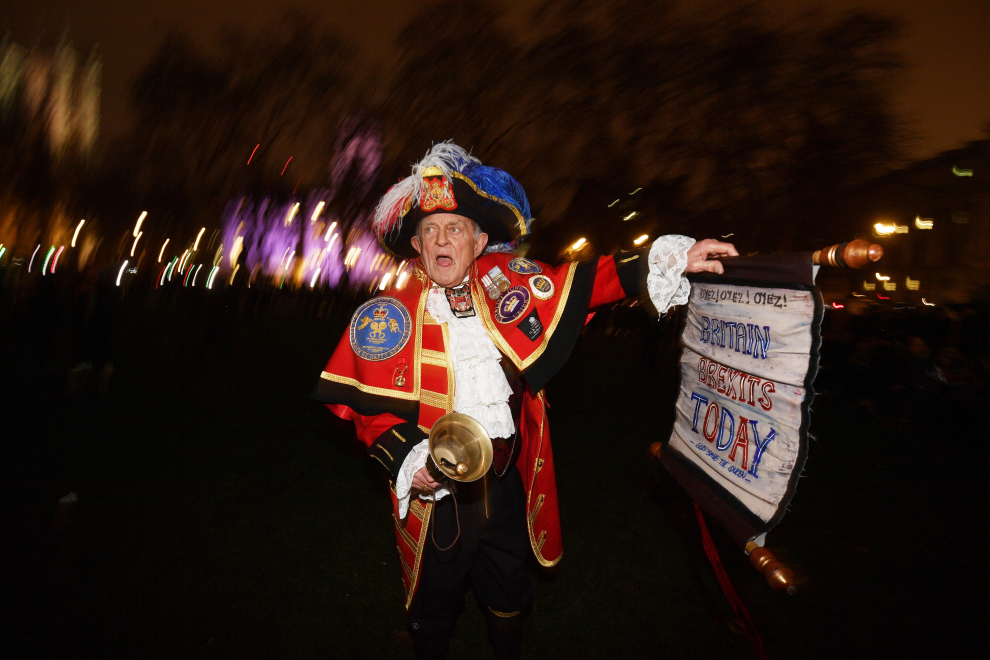 London (United Kingdom), 31/01/2020.- A pro Brexit supporter celebrates outside the Houses of Parliament in London, Britain, 31 January 2020. Britain officially exits the EU on 31 January 2020, beginning an eleven month transition period. (Reino Unido, Londres) EFE/EPA/NEIL HALL Britain prepares to leave the EU
