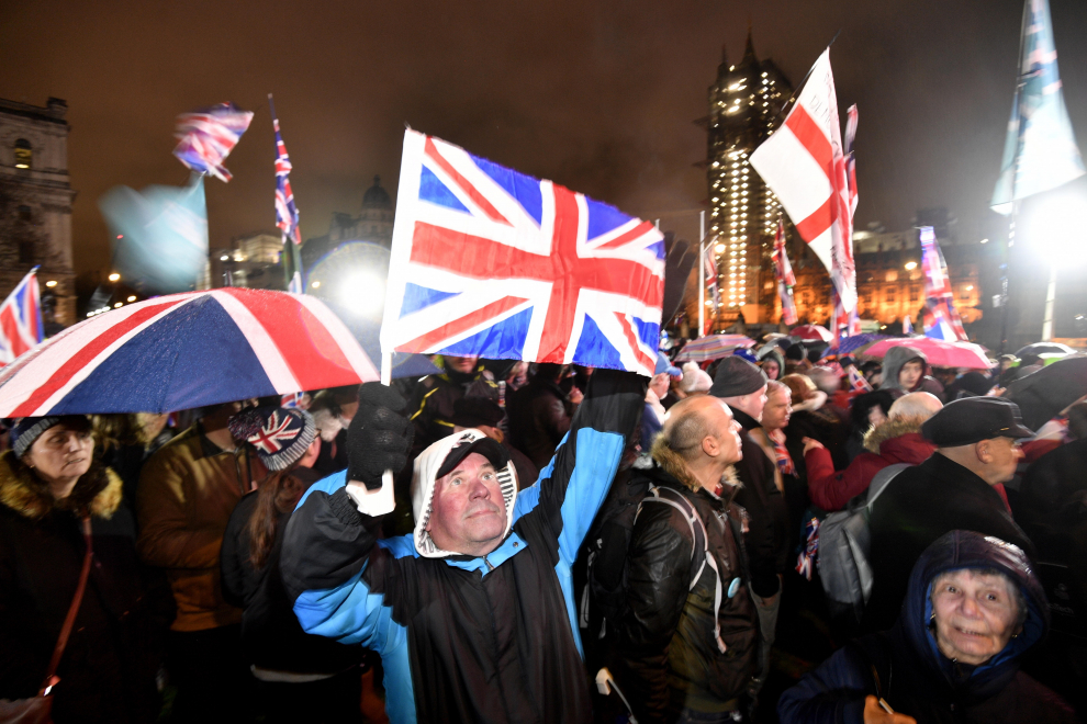 London (United Kingdom), 31/01/2020.- Pro Brexit supporters celebrate outside the Houses of Parliament in London, Britain, 31 January 2020. Britain officially exits the EU on 31 January 2020, beginning an eleven month transition period. (Reino Unido, Londres) EFE/EPA/NEIL HALL Britain prepares to leave the EU