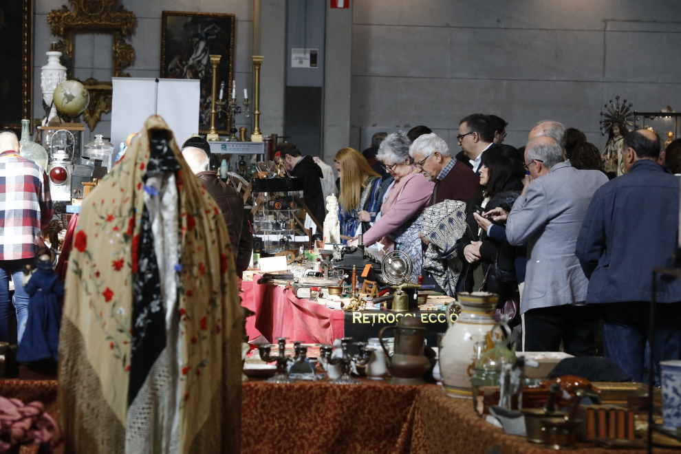 Feria de antigüedades en la Multiusos.
