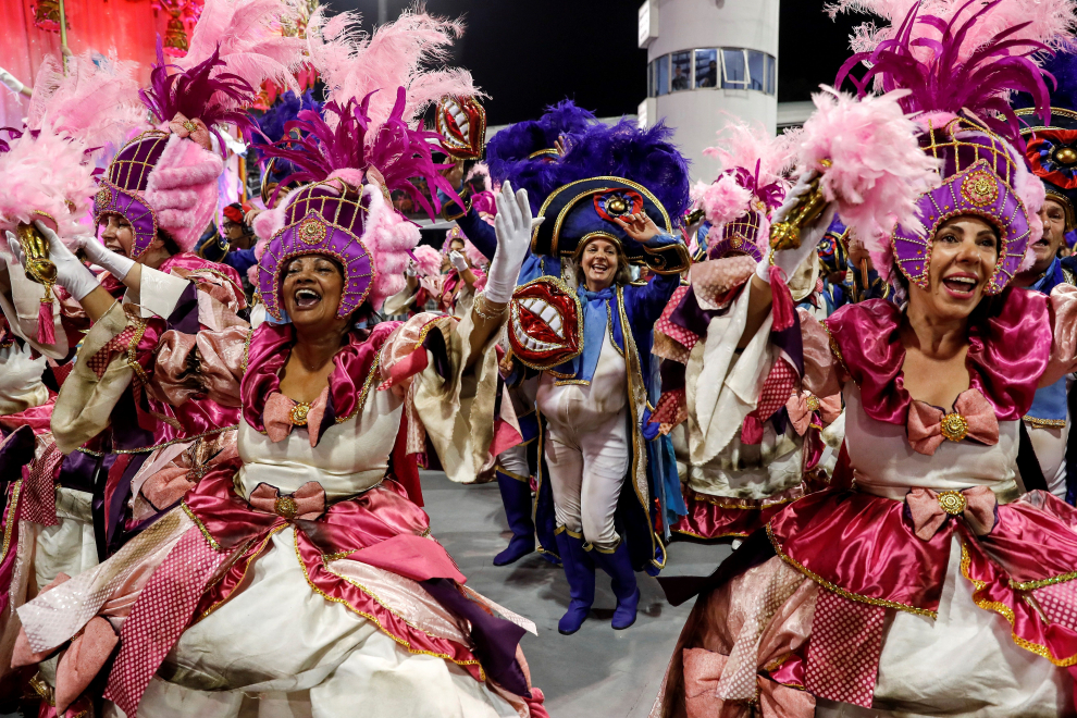 Marea de samba y color en el Carnaval de Brasil