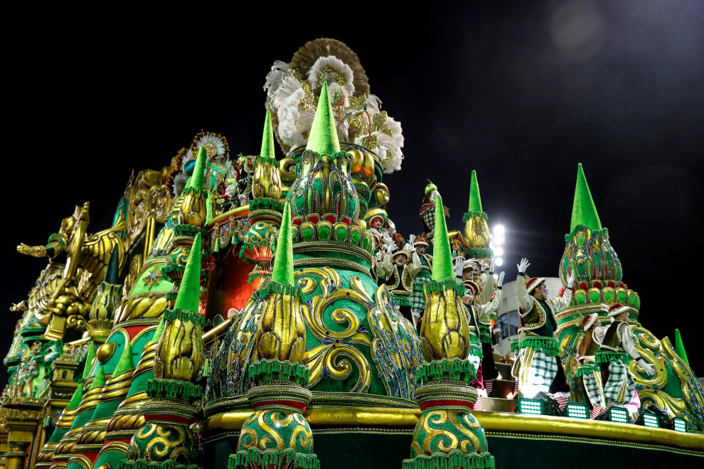 Marea de samba y color en el Carnaval de Brasil