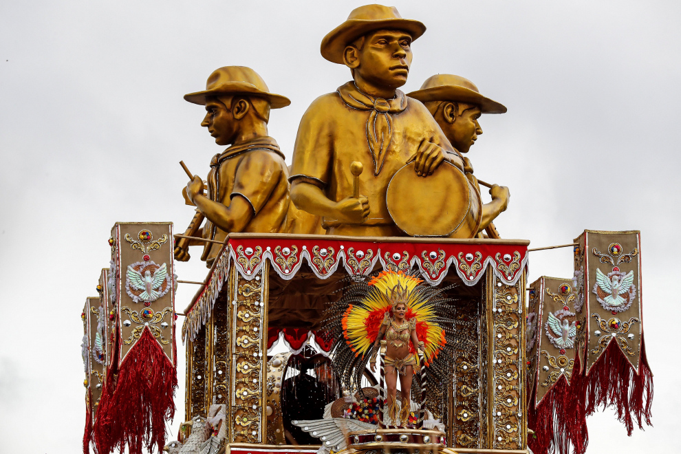Marea de samba y color en el Carnaval de Brasil