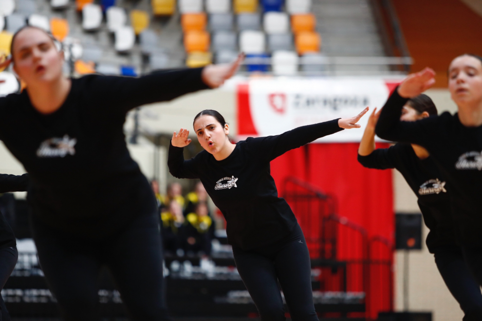 Las patinadoras entrenan este sábado por la mañana antes de competir por la tarde en el Silgo XXI.