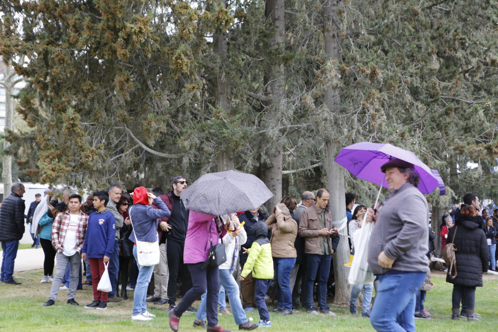 La Cincomarzada vuelve a congregar a miles de zaragozanos en el parque del Tío Jorge de Zaragoza