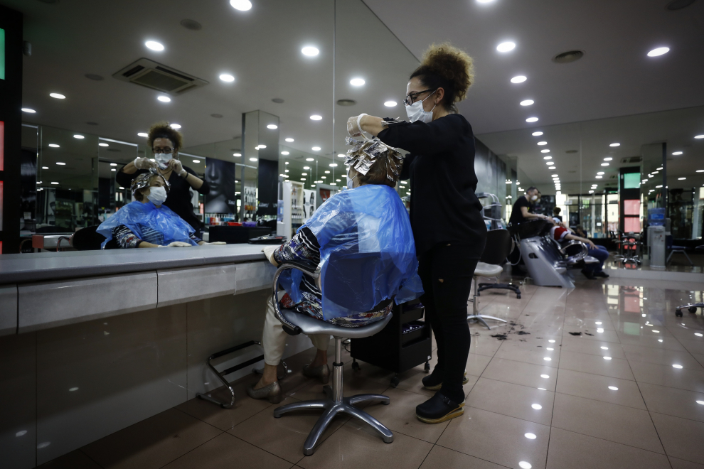 Reabren las peluquerías en Zaragoza