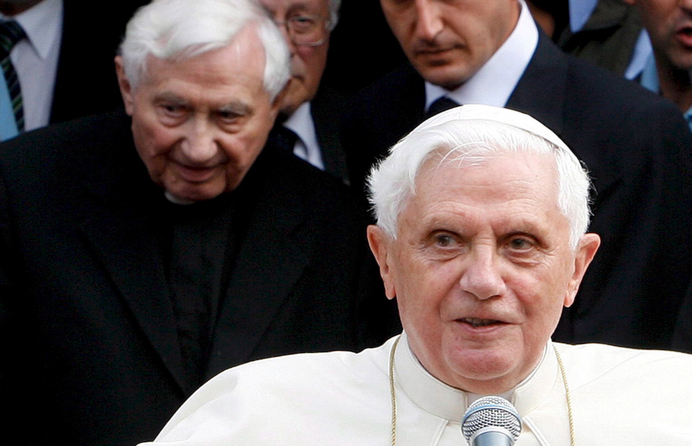Georg Ratzinger y su hermano, el papa Benedicto XVI, el 5 de agosto de 2008.