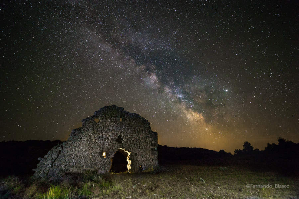 Las noches en el pantano de Lanuza dan lugar a estampas únicas.