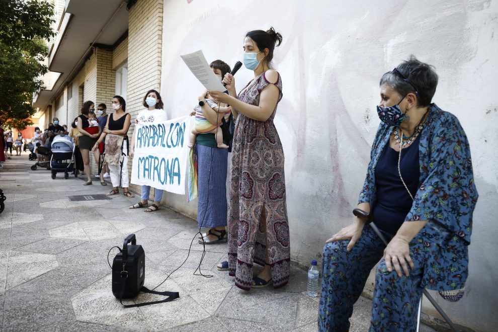 Protesta de las mujeres del Arrabal por la falta de matrona