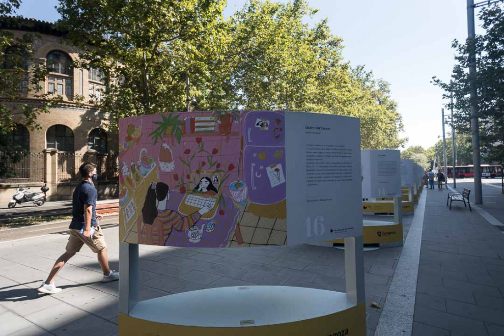 La Gran Vía de Zaragoza se ha convertido este jueves en una sala de exposiciones al aire libre para albergar la particular visión de 40 artistas locales sobre el confinamiento