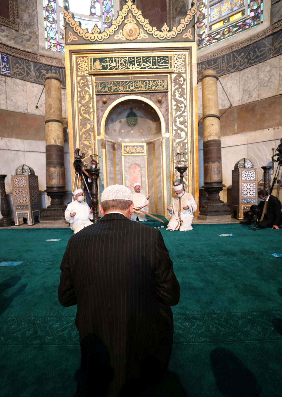 Turkey's President Tayyip Erdogan attends Friday prayers at Hagia Sophia Grand Mosque, for the first time after it was once again declared a mosque after 86 years, in Istanbul, Turkey, July 24, 2020. Murat Cetinmuhurdar/PPO/Handout via REUTERS THIS IMAGE HAS BEEN SUPPLIED BY A THIRD PARTY. NO RESALES. NO ARCHIVES. [[[REUTERS VOCENTO]]] TURKEY-HAGIASOPHIA/