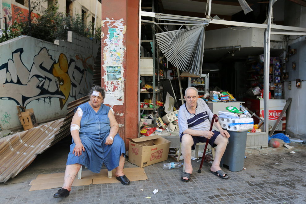 Damage is seen inside a church near the site of Tuesday's blast in Beirut's port area, Lebanon August 5, 2020. REUTERS/Aziz Taher [[[REUTERS VOCENTO]]] LEBANON-SECURITY/BLAST