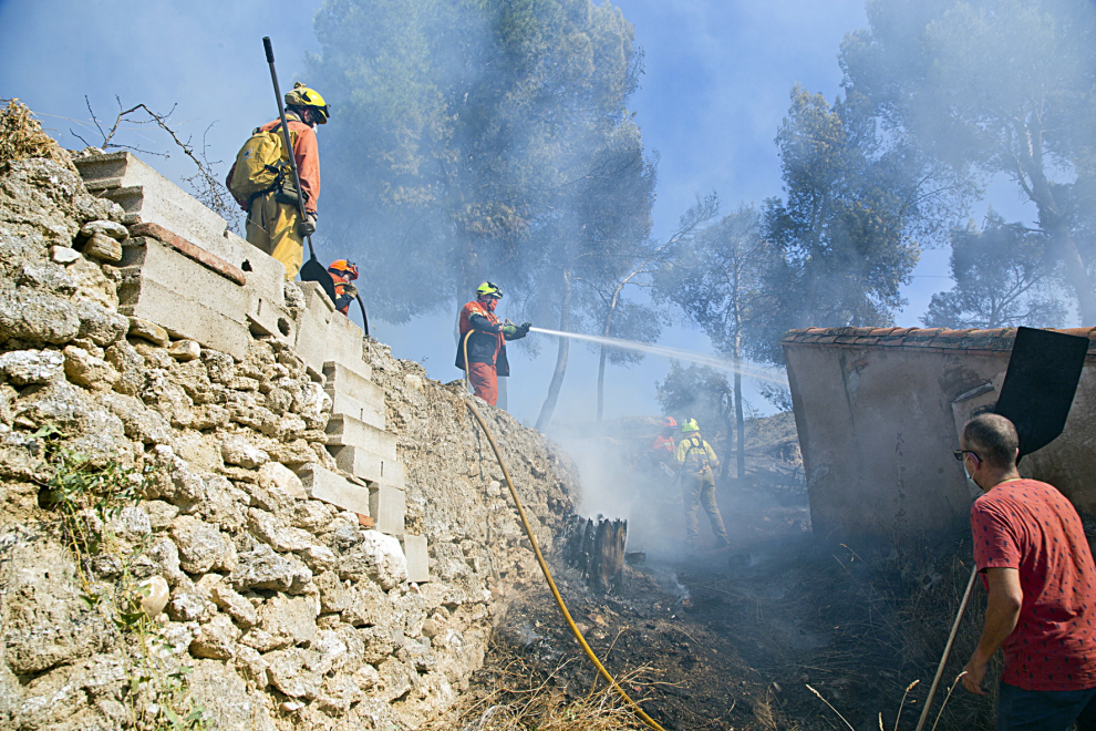 Un incendio calcina cinco hectáreas de campos cerca de la A2, a la altura de Calatayud