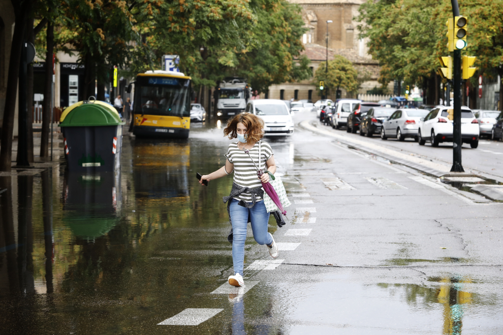 Tromba de lluvia torrencial en Zaragoza