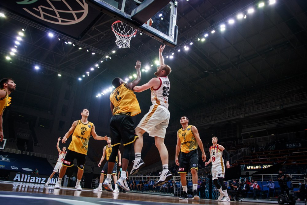 Foto del partido de semifinales de la Basketball Champions League: AEK Atenas-Casademont Zaragoza