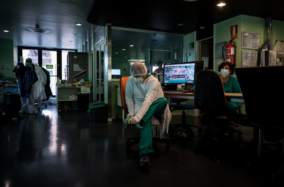 Interior de las unidades de cuidados intensivos del Hospital Clínico de Zaragoza.