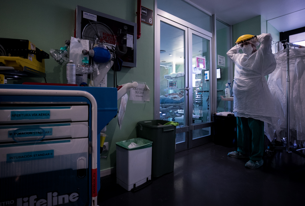 Interior de las unidades de cuidados intensivos del Hospital Clínico de Zaragoza.