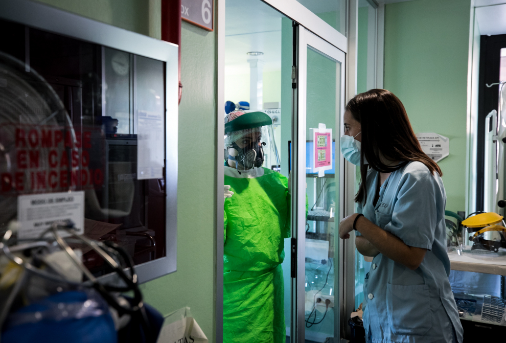Interior de las unidades de cuidados intensivos del Hospital Clínico de Zaragoza.