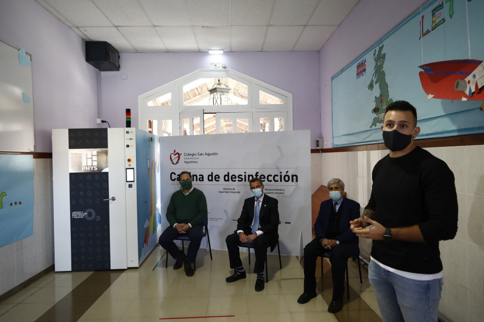 HMY Yudigar diseña una cabina que desinfecta prendas de ropa con ozono.