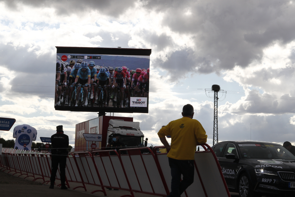 Ambiente en Ejea de los Caballeros, escenario del final de la cuarta etapa de la Vuelta a España