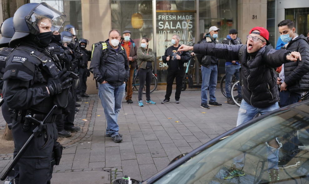 Demonstration against coronavirus restrictions in Frankfurt